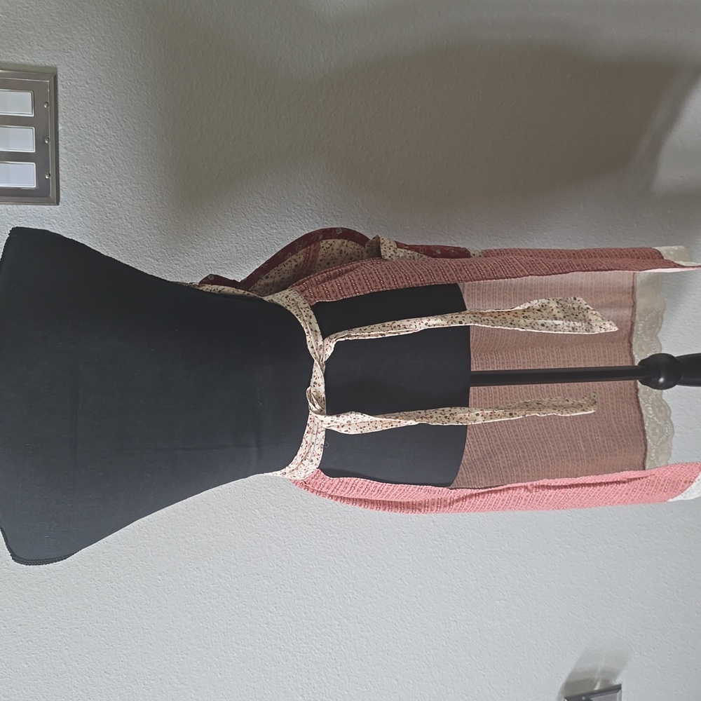 Red Patchwork Apron Set - Picture 6 of 8
